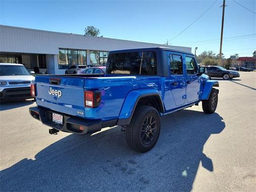 2023 Jeep Gladiator Overland