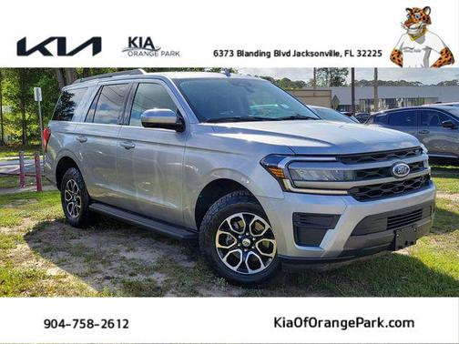 ICONIC SILVER METALLIC 2024 Ford Expedition XLT