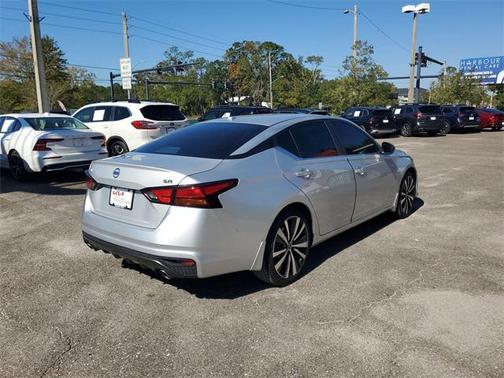 2021 Nissan Altima SR FWD