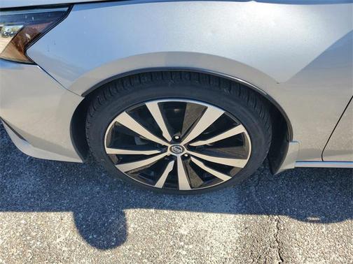 2021 Nissan Altima SR FWD