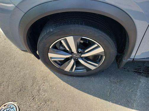 Boulder Gray Pearl 2023 Nissan Rogue SL
