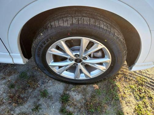 2024 Audi Q3 Premium 45 TFSI S line quattro Tiptronic