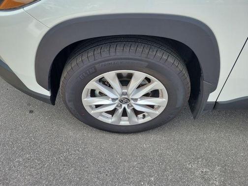 Wind Chill Pearl 2026 Toyota Corolla Cross LE