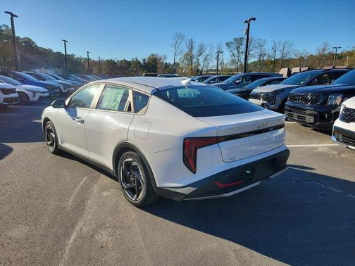 2025 Kia K4 EX
