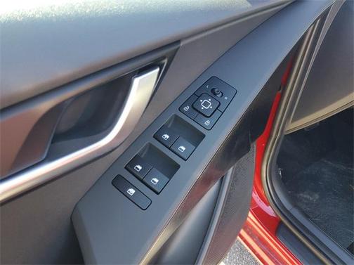 2025 Kia Niro LX