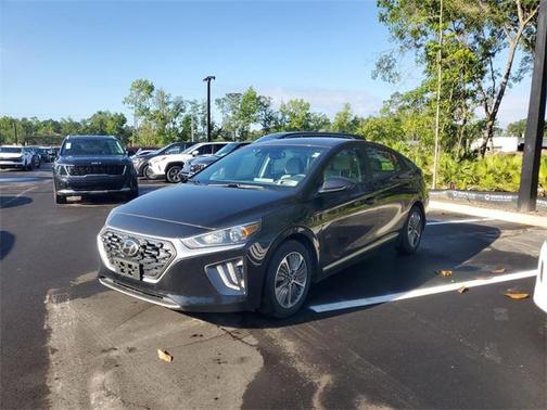 2022 Hyundai IONIQ Plug-In Hybrid SE
