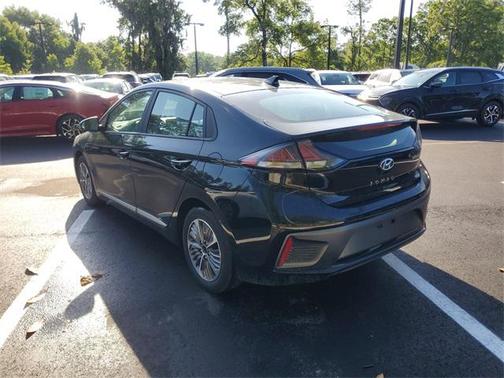 2022 Hyundai IONIQ Plug-In Hybrid SE