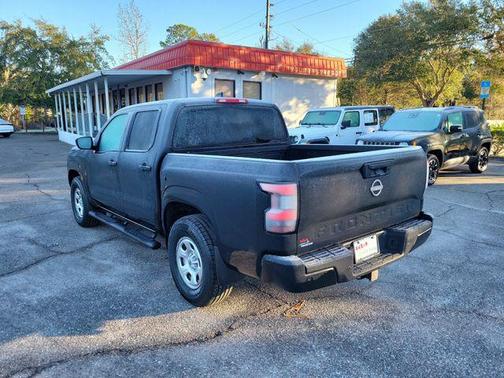 2022 Nissan Frontier S