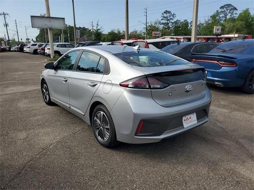 2022 Hyundai IONIQ Plug-In Hybrid SE