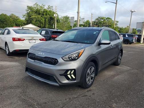 2022 Kia Niro LX
