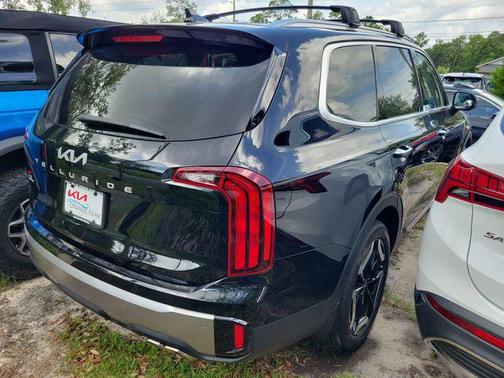 Ebony Black 2025 Kia Telluride S