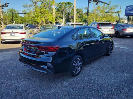 Aurora Black 2024 Kia Forte LXS