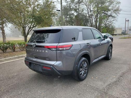2024 Nissan Pathfinder S 4WD