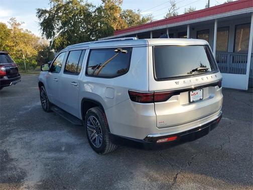 2024 Jeep Wagoneer L Series II 4x2