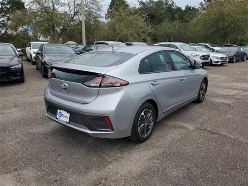 2022 Hyundai IONIQ Plug-In Hybrid SE