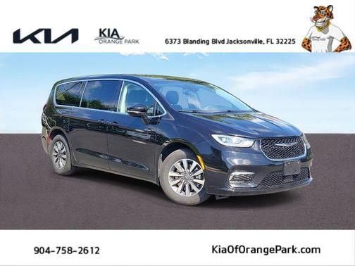 Diamond Black Crystal Pearlcoat 2024 Chrysler Pacifica Hybrid Select