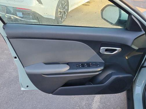 Morning Haze 2026 Kia K4 LXS