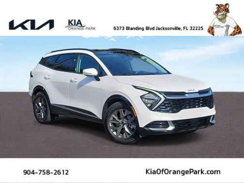 Glacial White Pearl 2023 Kia Sportage SX