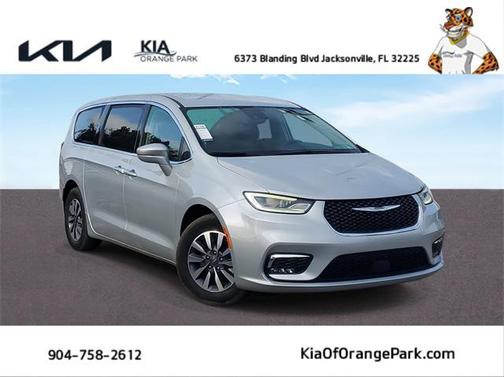 2022 Chrysler Pacifica Hybrid Touring L