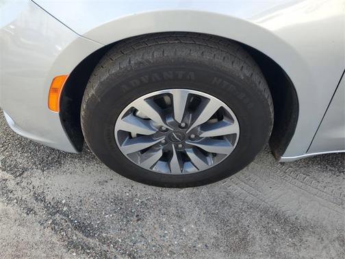 2022 Chrysler Pacifica Hybrid Touring L
