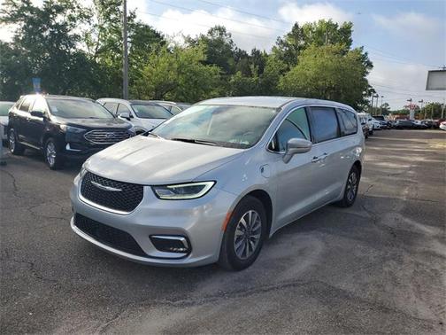 2022 Chrysler Pacifica Hybrid Touring L