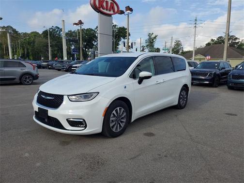 2023 Chrysler Pacifica Hybrid Touring L