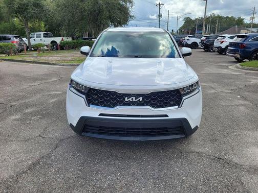 Glacial White Pearl 2023 Kia Sorento LX