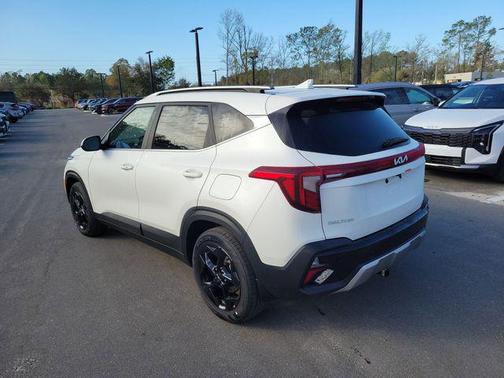 Snow White Pearl 2026 Kia Seltos EX