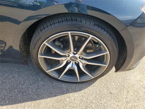 2022 Genesis G70 2.0T RWD