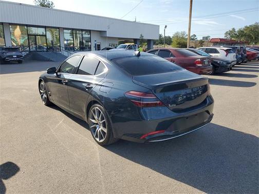2022 Genesis G70 2.0T RWD