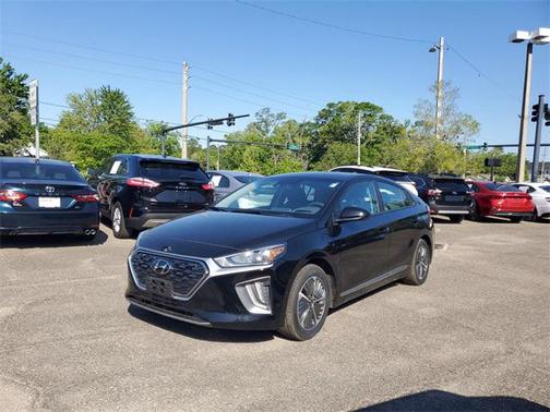 2022 Hyundai IONIQ Plug-In Hybrid SE