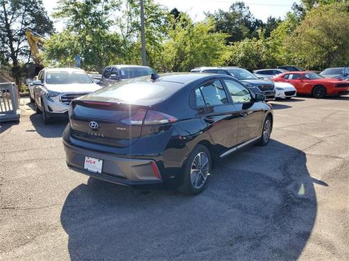 2022 Hyundai IONIQ Plug-In Hybrid SE