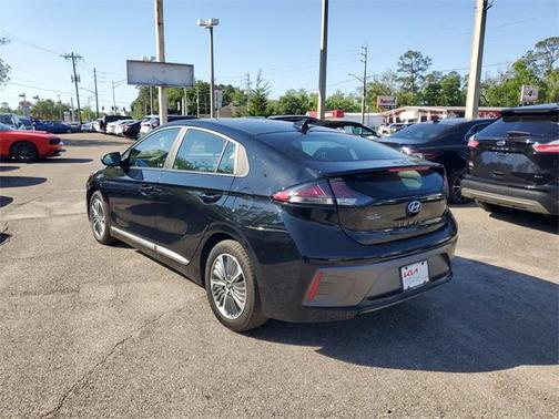 2022 Hyundai IONIQ Plug-In Hybrid SE