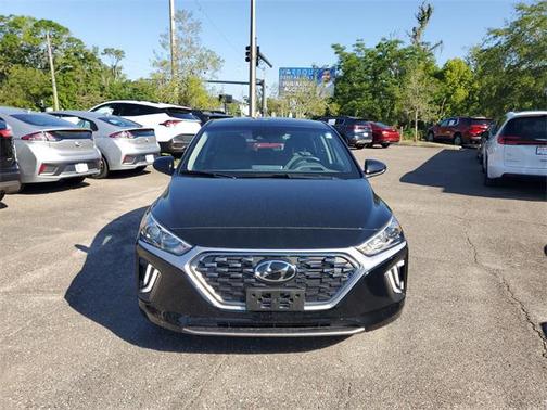 2022 Hyundai IONIQ Plug-In Hybrid SE