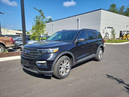 AGATE BLACK METALLIC 2021 Ford Explorer XLT