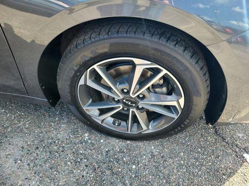 Gravity Gray 2024 Kia Forte LXS