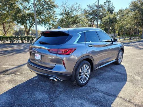 2023 INFINITI QX50 LUXE