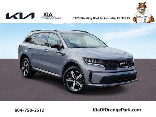 Everlasting Silver 2023 Kia Sorento S