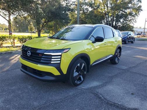 2025 Nissan Kicks SR