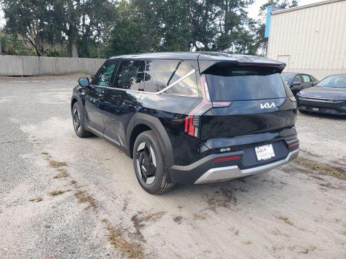 2026 Kia EV9 Light Short Range