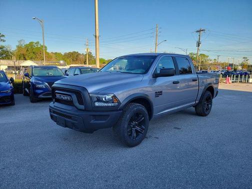 2024 RAM 1500 Classic Warlock Crew Cab 4x2 5'7' Box