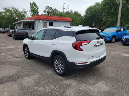 Summit White 2024 GMC Terrain SLT