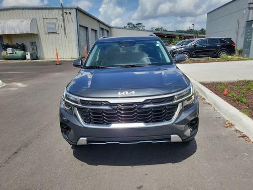 Gravity Gray 2024 Kia Seltos S