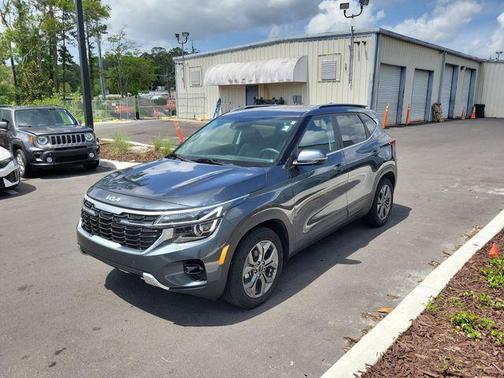 Gravity Gray 2024 Kia Seltos S
