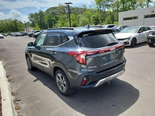 Gravity Gray 2024 Kia Seltos S