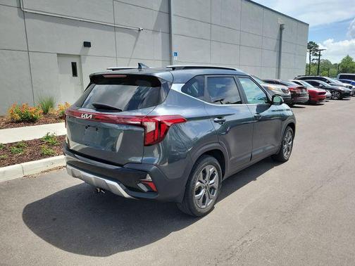 Gravity Gray 2024 Kia Seltos S