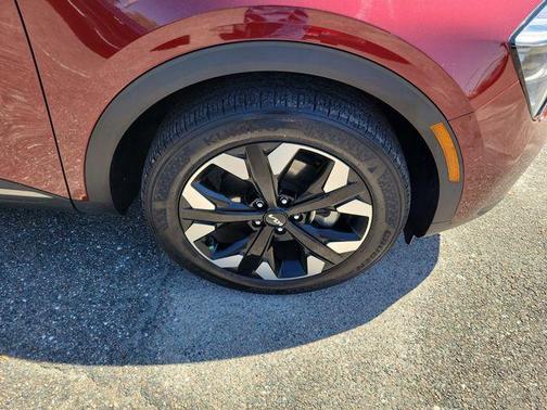 Dawning Red 2023 Kia Sportage X-Line