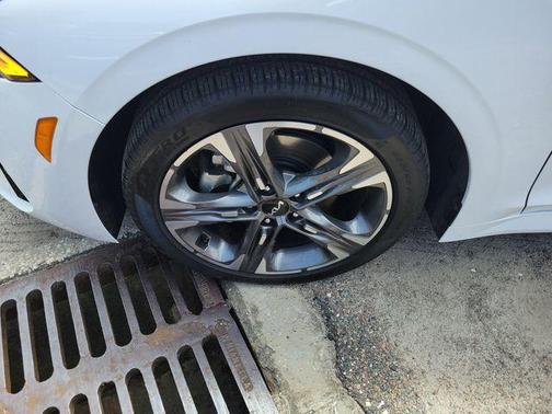 Glacial White Pearl 2024 Kia K5 EX