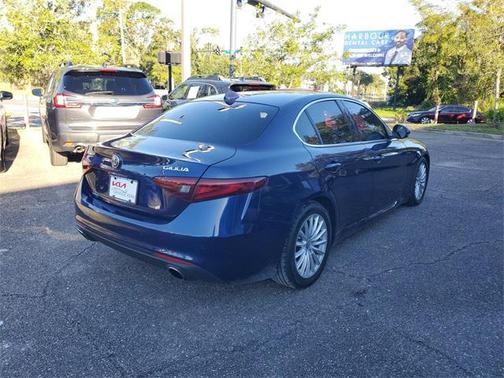 2021 Alfa Romeo Giulia Base