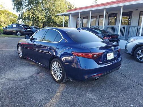 2021 Alfa Romeo Giulia Base